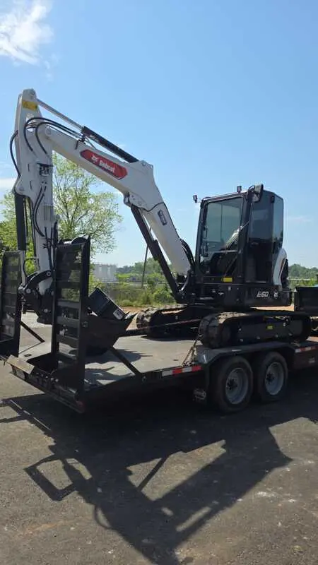 Bobcat E60 on trailer